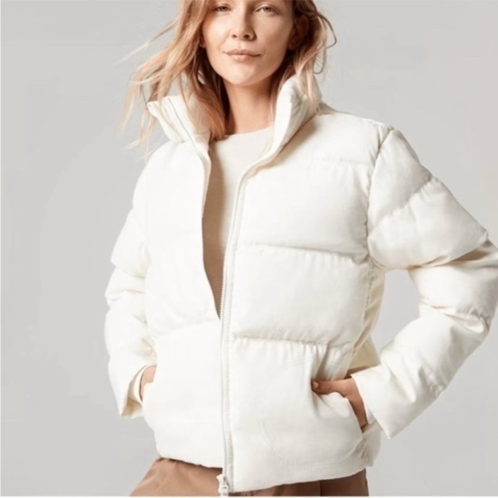 Allbirds Coat Trinity Puffer Cropped in Natural White Cream